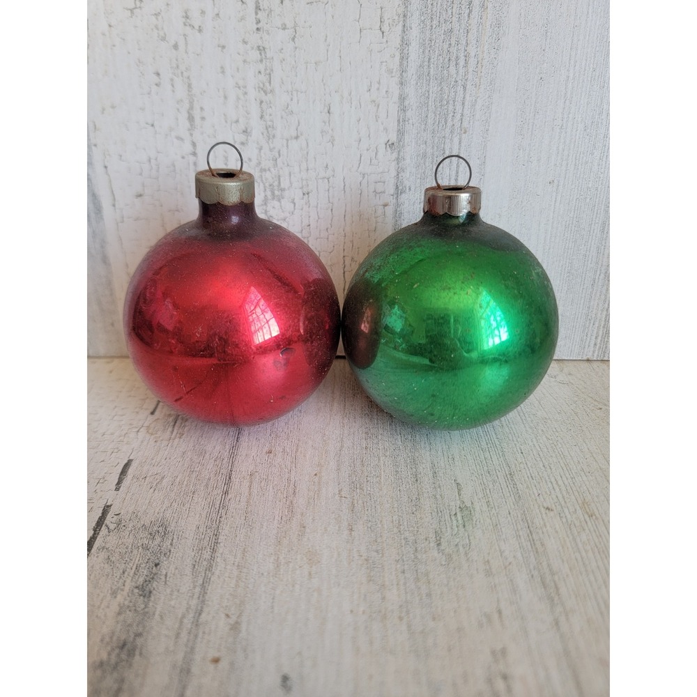 Vintage corning? red green ball glass ornament Xmas unique Victorian home